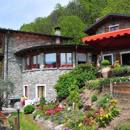 Agriturismo La Fonte Di Mariella Gravedona Kültér fotó