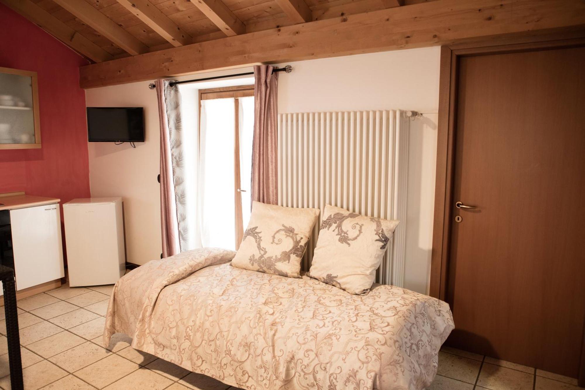 Agriturismo La Fonte Di Mariella Gravedona Kültér fotó