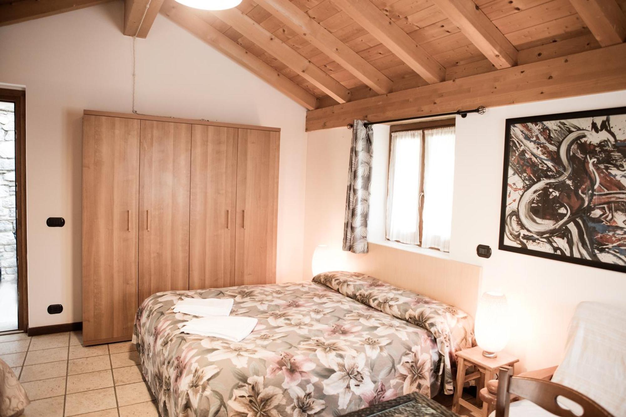 Agriturismo La Fonte Di Mariella Gravedona Kültér fotó