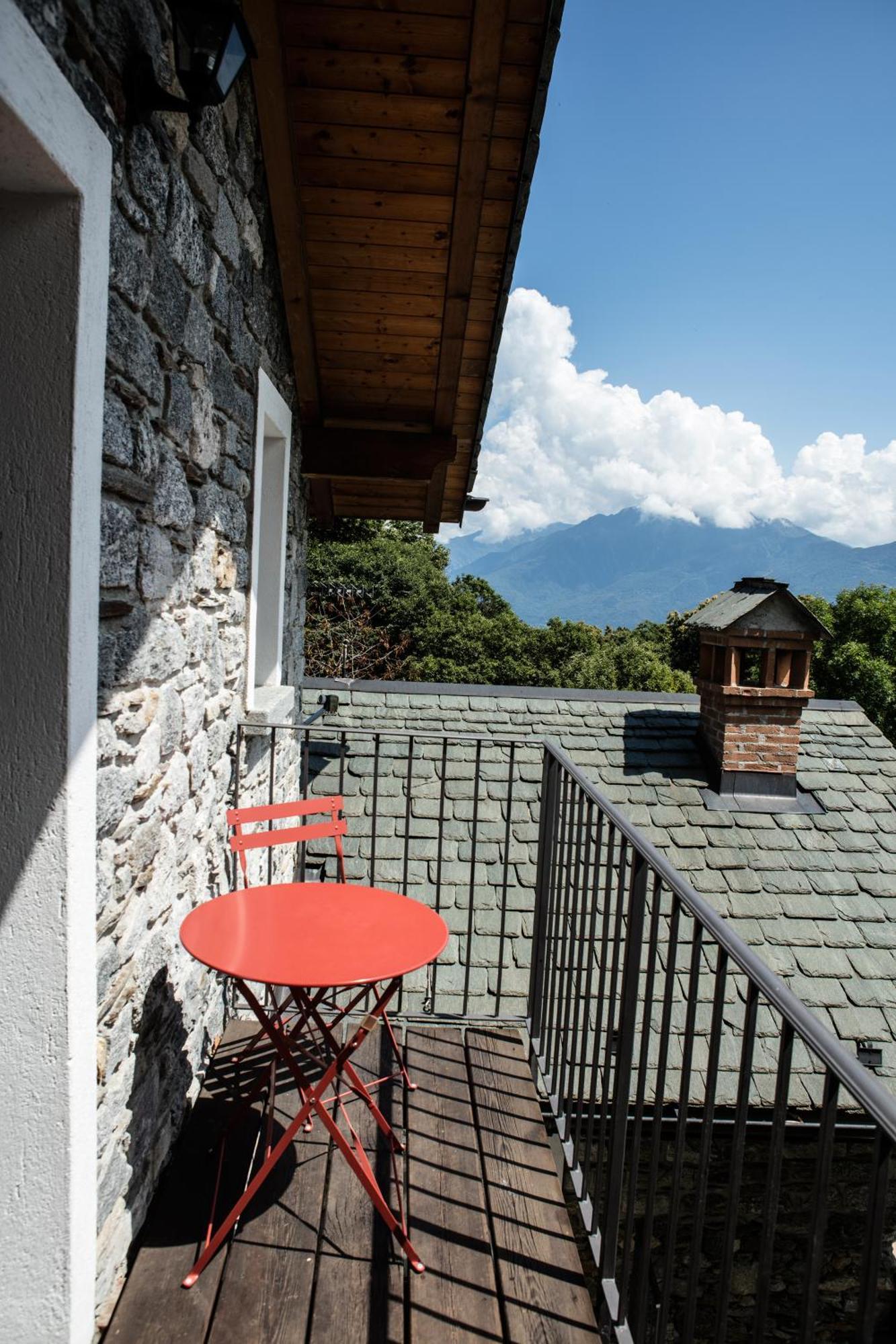 Agriturismo La Fonte Di Mariella Gravedona Kültér fotó